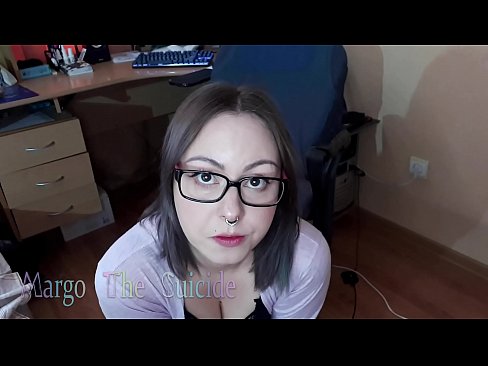 ❤️ Sexy meisje met bril zuigt Dildo diep op camera Sex video at nl.goodseller.top